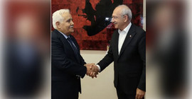 Rozetini Kılıçdaroğlu taktı: AKP'li eski vekil CHP'ye katıldı
