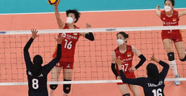 Çin Voleybol Federasyonu, kadın voleybolculara maske taktırdığı için özür diledi