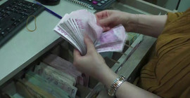 Haftayı dolar 18,24 TL, euro da 18,35 TL seviyesinden tamamladı