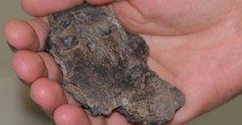 Pulur Höyük'te 3 bin yıllık insan yüzlü seramik kap parçası bulundu