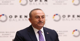 Çavuşoğlu'dan Yunanistan'a: Başkalarının maşası olmayın