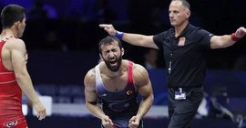 Milli güreşçi Burhan Akbudak, dünya şampiyonu oldu