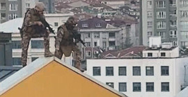 İş insanına şantaj ve gasp yapan çeteye polis baskını