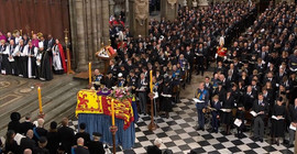 Britanya Kraliçesi II. Elizabeth'in cenazesi St. George Şapeli’nde defnedildi