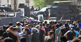 Bağdat'ta Sadr destekçileri Meclis'e yürümek istedi: Çıkan çatışmada yaralananlar var