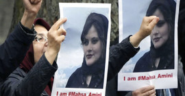 İranlı sosyolog: İran'ı görmek istiyorsanız sokakta direnen kadınlara bakın