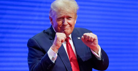 Tecavüzle suçlanan Donald Trump kendisine açılan iftira davasında ifade verdi