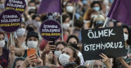 İzmir'de bir kadın boşanmak istediği erkek tarafından adliyede öldürüldü