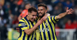 Fenerbahçe sahadan 3 puanla ayrıldı