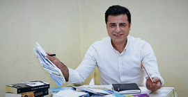 Demirtaş'tan gazetecilerin gözaltına alınmasına tepki: Özgür basın susturulamaz