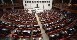 Ekonomiye ilişkin torba kanunda 10 madde geçti: Öğrenim kredisi borcu faizsiz ödenecek