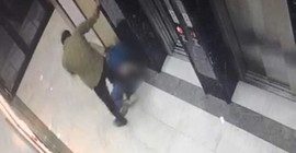 Pendik'te Gökhan B. isimli erkek asansörde bir kadını darbetti