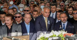 Ümit Kıvanç'tan cenaze sitemi: Bazı ünlüler önde saf tutup gittiler
