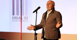 Mehmet Eroğlu: Yazarın muhalefeti toplumsal eşitsizlikleri vurgulamak, farkındalığı arttırmaktır