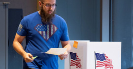 ABD'de nefesler tutuldu: Kritik ara seçimler için oy verme işlemi başladı