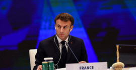 Macron: Rusya'nın Afrika'da talancı emelleri var