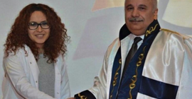 Sadece tokalaşmamış halay da çekmiş