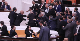 Meclis'te saldırıya uğrayan Hüseyin Örs için 'geçmiş olsun' mesajları