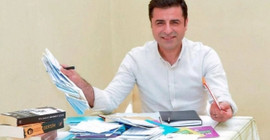 TÜYAP'ta Selahattin Demirtaş için ikinci imza günü