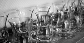 Çay değil adeta zehir demlemişiz. Çayı daha lezzetli hale getiren aşçılık sırrı