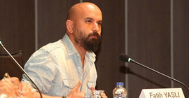 Sol gazetesi yazarı Fatih Yaşlı otobüsten indirilerek gözaltına alındı