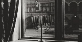 Nazi bayrağına 'meydan okuyan' menora, 89 yıl sonra Almanya'da