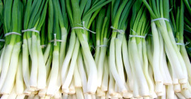 Yeşil soğanın en değerli yerini çöpe atıyormuşuz! Sakın bir daha yapmayın