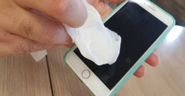 Cep telefonunuzu sakın böyle silmeyin - Ekrana verdiği zarar inanılmaz