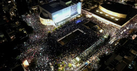 On binlerce İsrailli, Netanyahu hükümetini protesto etti