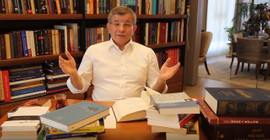 Davutoğlu’ndan Erdoğan’a 'profesör' yanıtı: 'Ulaşamadığınız ve ulaşamayacağınız niteliklere niye düşmansınız?'