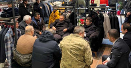 Erkam Yıldırım'ın fotoğrafı tepki çekti: Vali ve jandarma komutanı mağaza ziyaretine eşlik etti