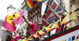 İngiltere Kilisesi eşcinsellerden özür diledi: Sizi Tanrı'nın sevdiği şekilde sevmedik