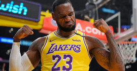 LeBron James, çifte rekorla NBA tarihine geçti