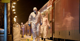 Almanya'da trendeki bıçaklı saldırıda öldürülenlerin kimliği açıklandı