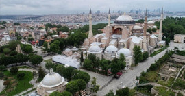 İlber Ortaylı'dan Ayasofya uyarısı: Yoğun ziyaretçi kabul edilemez