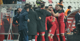 Galatasaray, bir sezonda art arda 10'uncu galibiyetini aldı