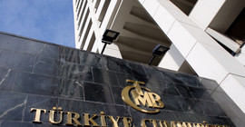 Faizde sürpriz yapmadı, 'kararlılık' mesajı verdi