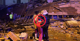 Enkaz altından sağ çıkarılanlar umut oldu