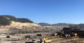 Deprem bölgelerinde iş makineleri beklenirken İkizköy’de faaliyetler tüm hızıyla devam ediyor
