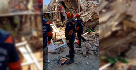 Hatay'da enkazdan dolayı adım atılacak yer kalmadı