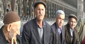 Dengbêj Mihemedê Nenyasi ve ailesi sekiz gündür enkaz altında