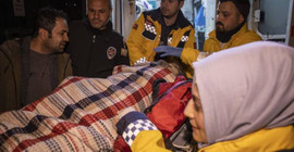 Maraş'ta bir kadın 258. saatte enkazdan sağ kurtarıldı