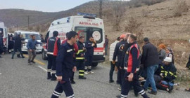Mardin'de öğrenci servisi şarampole yuvarlandı: 14 yaralı