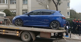 Büyükçekmece'de otomobilde battaniyeye sarılı ceset bulundu