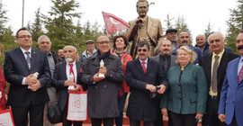 Hacıbektaş'ta Nazım Hikmet heykeli