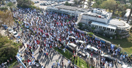 İsrail'de yargı 'reformuna' karşı sivil itaatsizlik eylemleri: Polis göz yaşartıcı gaz ve ses bombalarıyla müdahale etti