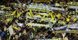 Tribünlerden 'Hükümet istifa' sloganları yükseldi, taraftarlara 'spor müsabakalarını seyirden men' tebligatları gönderildi