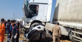 Deprem nedeniyle Maraş'tan Mardin'e giden aile kaza yaptı: İki ölü