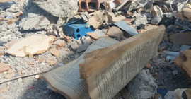 Hatay'daki sahaf dükkanı depremlerde yıkıldı: Eski eserler de dahil 90 bin kitap kurtarılamadı