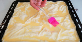 Böreklerinizi bu yöntemle hazırlayın. Daha kolay ve çıtır çıtır oluyor. Fırından çıkınca sönmüyor